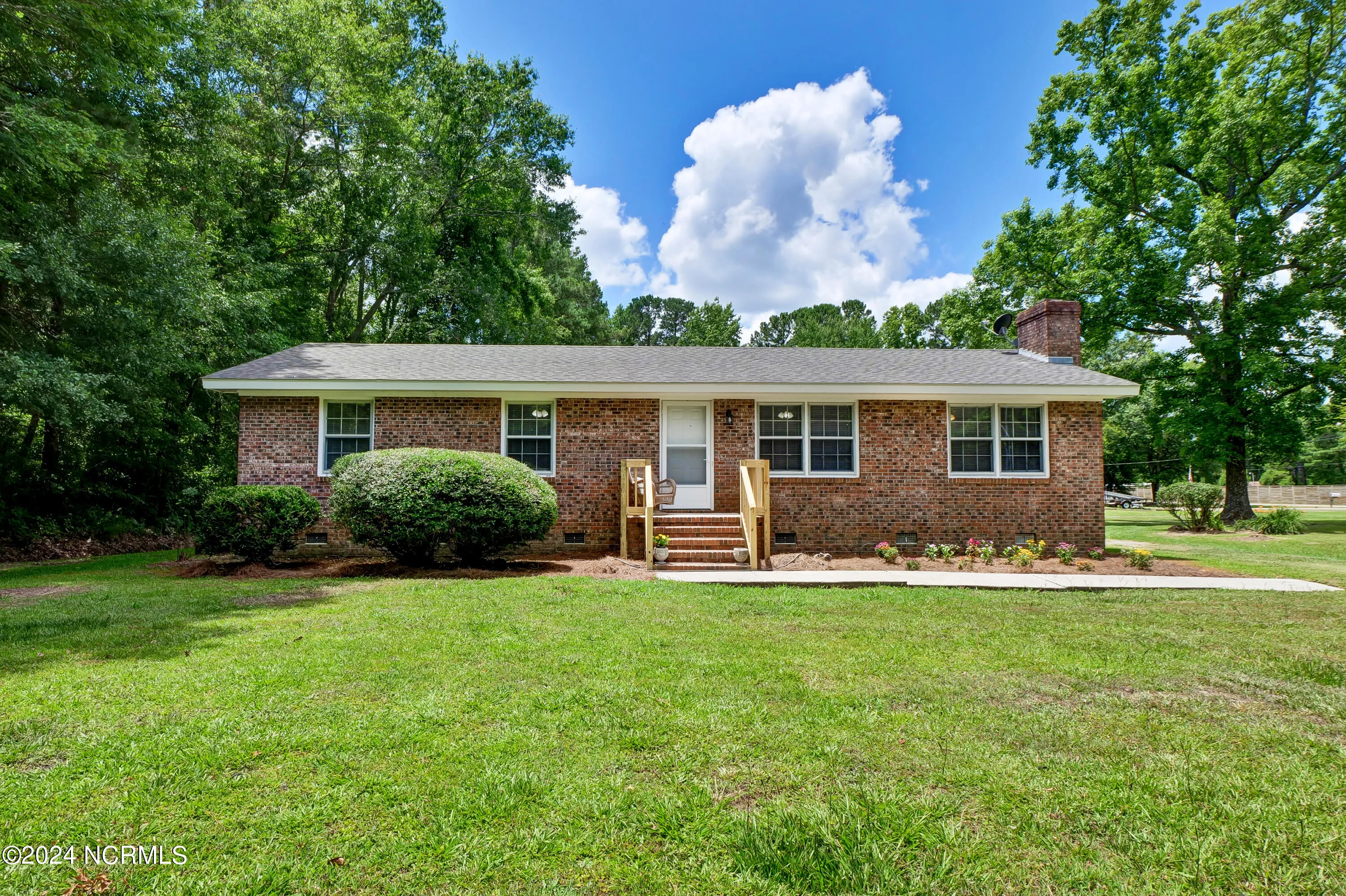 Burgaw, North Carolina 28425, United States, 3 Bedrooms Bedrooms, ,2 BathroomsBathrooms,Residential,Pending,54813