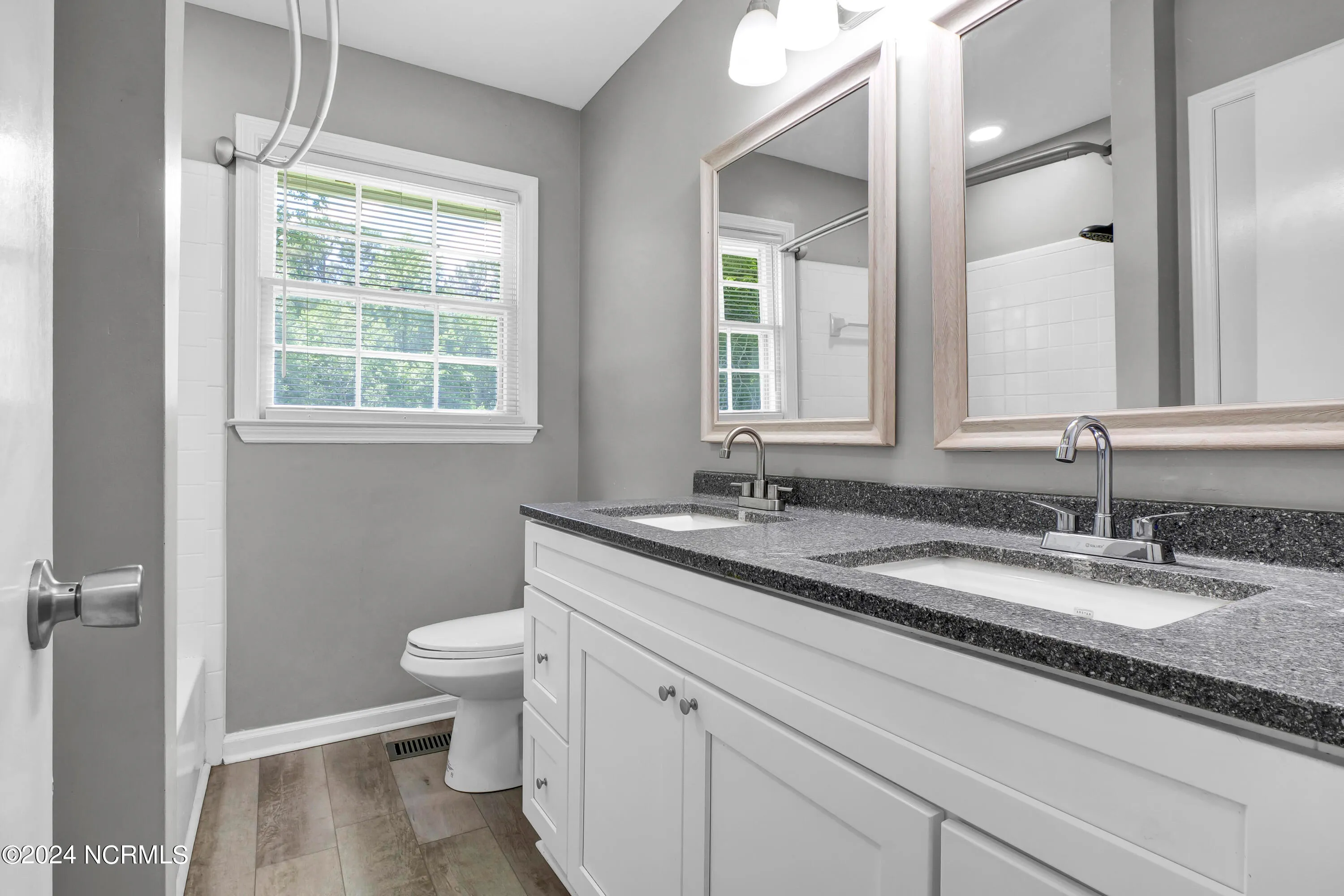 Burgaw, North Carolina 28425, United States, 3 Bedrooms Bedrooms, ,2 BathroomsBathrooms,Residential,Pending,54813