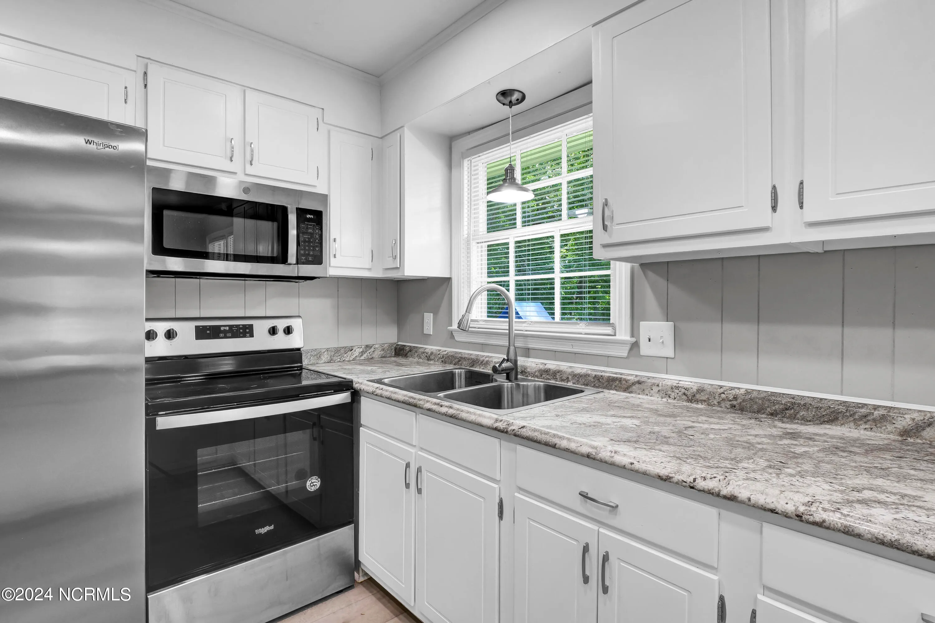 Burgaw, North Carolina 28425, United States, 3 Bedrooms Bedrooms, ,2 BathroomsBathrooms,Residential,Pending,54813