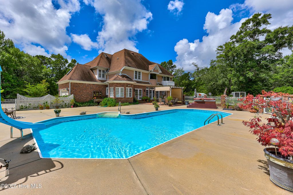Photo of 450 Berry Lane SW, Supply, NC 28462 (MLS # 100517619)