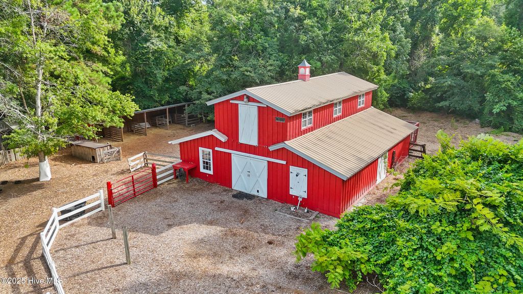Photo of 450 Berry Lane SW, Supply, NC 28462 (MLS # 100517619)