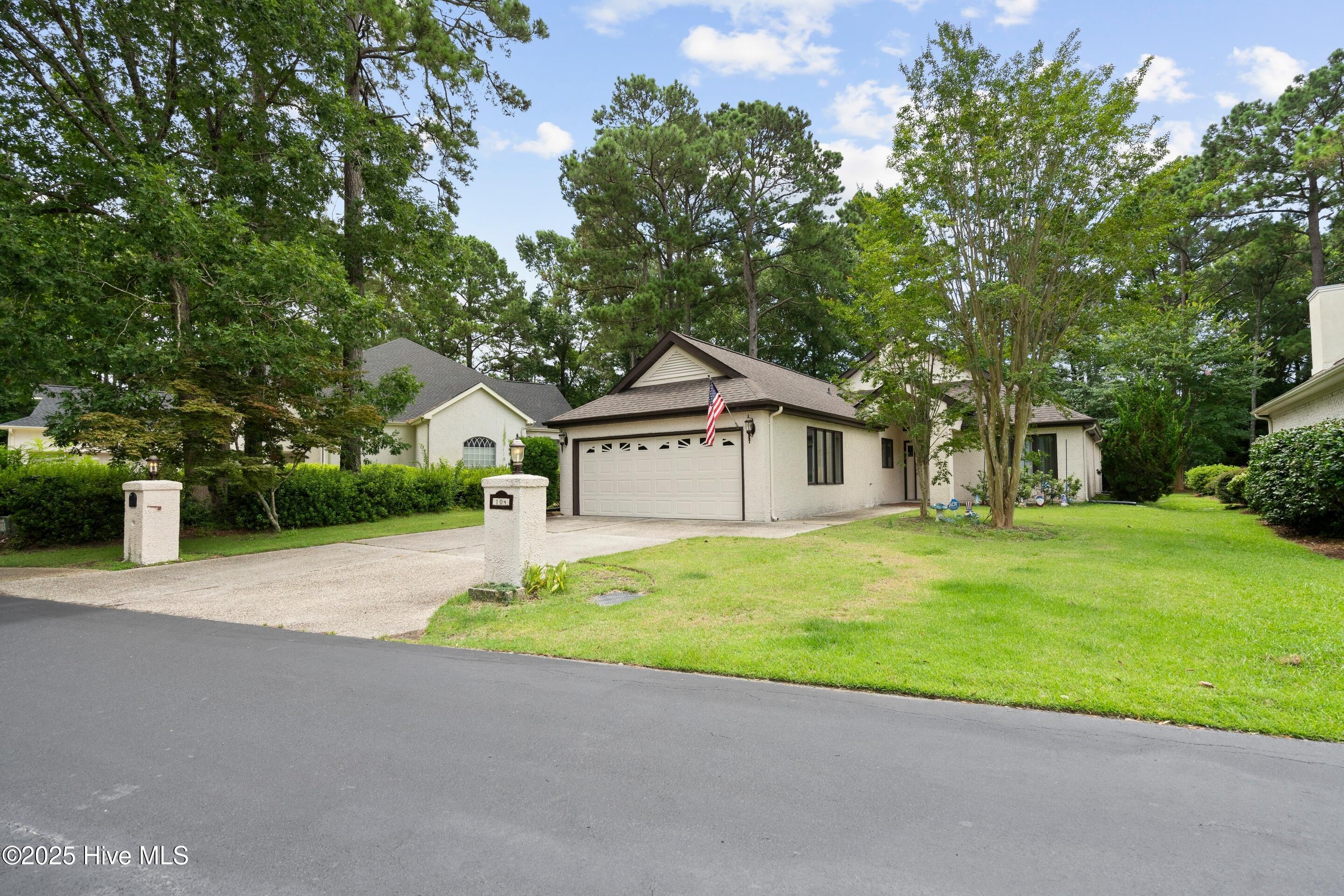 104 Rollingwood Circle