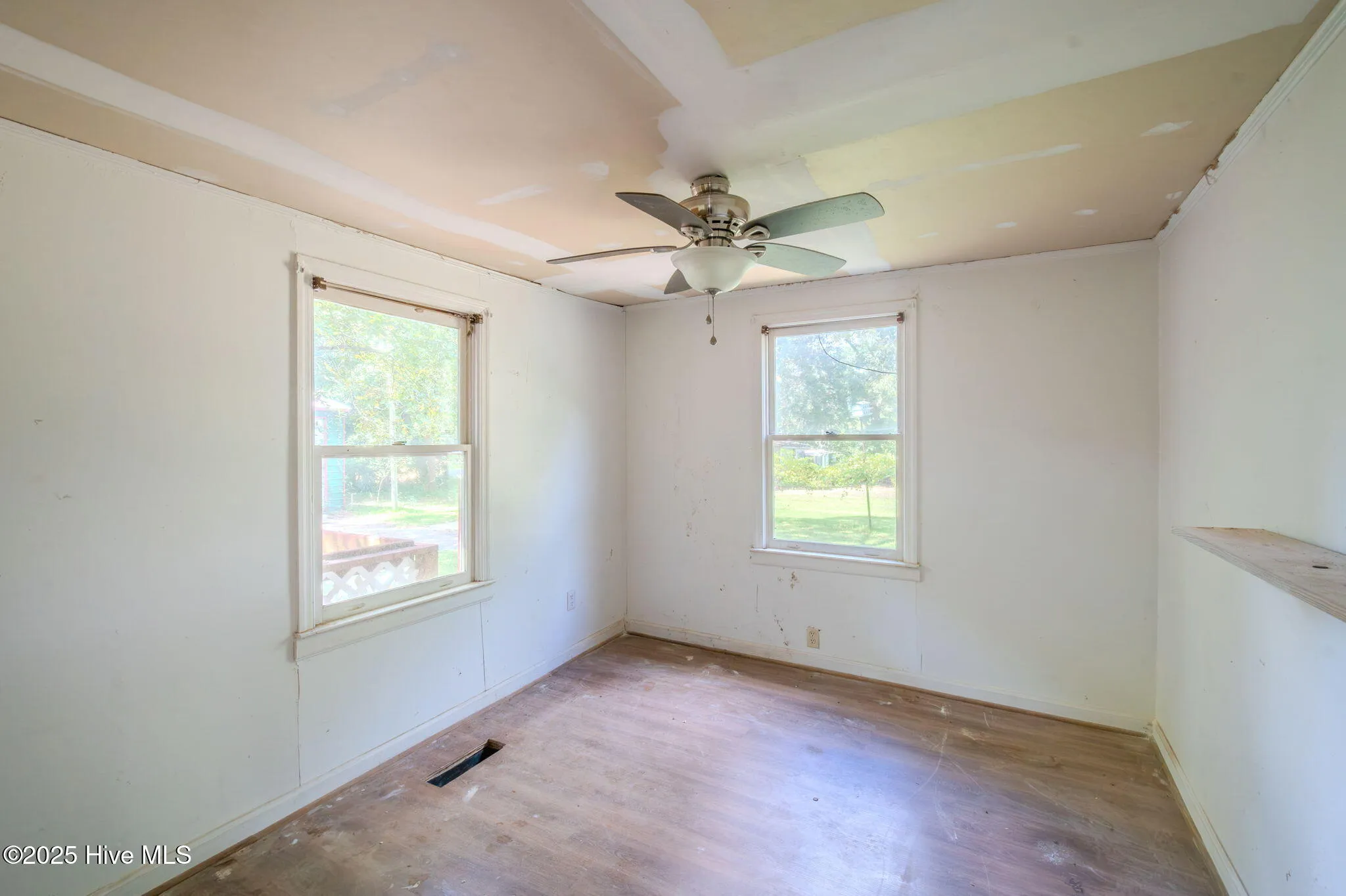 Burgaw, North Carolina 28425, United States, 3 Bedrooms Bedrooms, ,2 BathroomsBathrooms,Residential,Active,216990