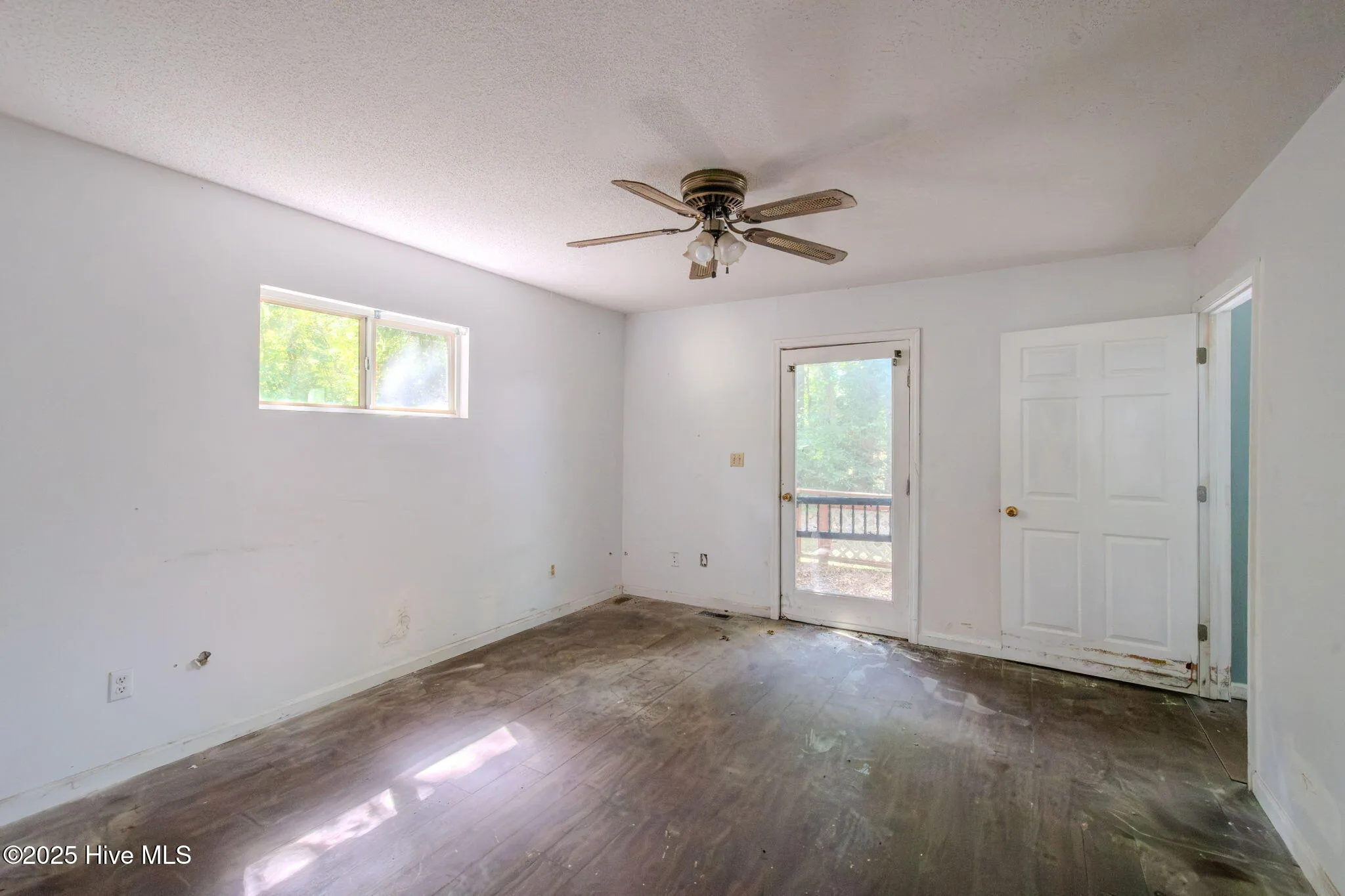 Burgaw, North Carolina 28425, United States, 3 Bedrooms Bedrooms, ,2 BathroomsBathrooms,Residential,Active,216990