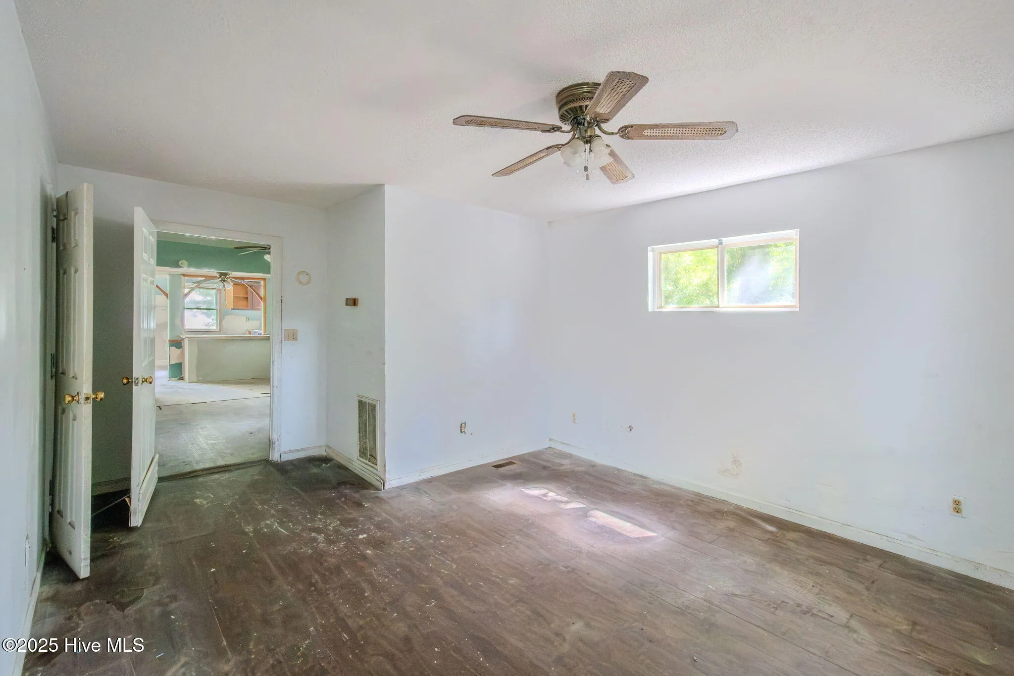 Burgaw, North Carolina 28425, United States, 3 Bedrooms Bedrooms, ,2 BathroomsBathrooms,Residential,Active,216990