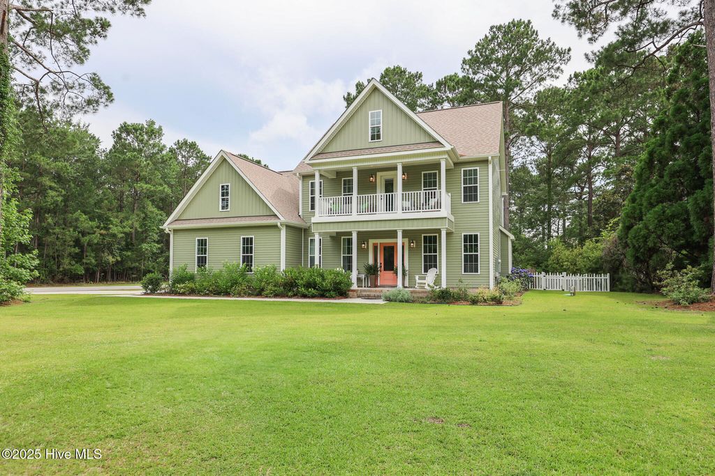 Photo of 637 White Oak Crossing, Swansboro, NC 28584 (MLS # 100513900)