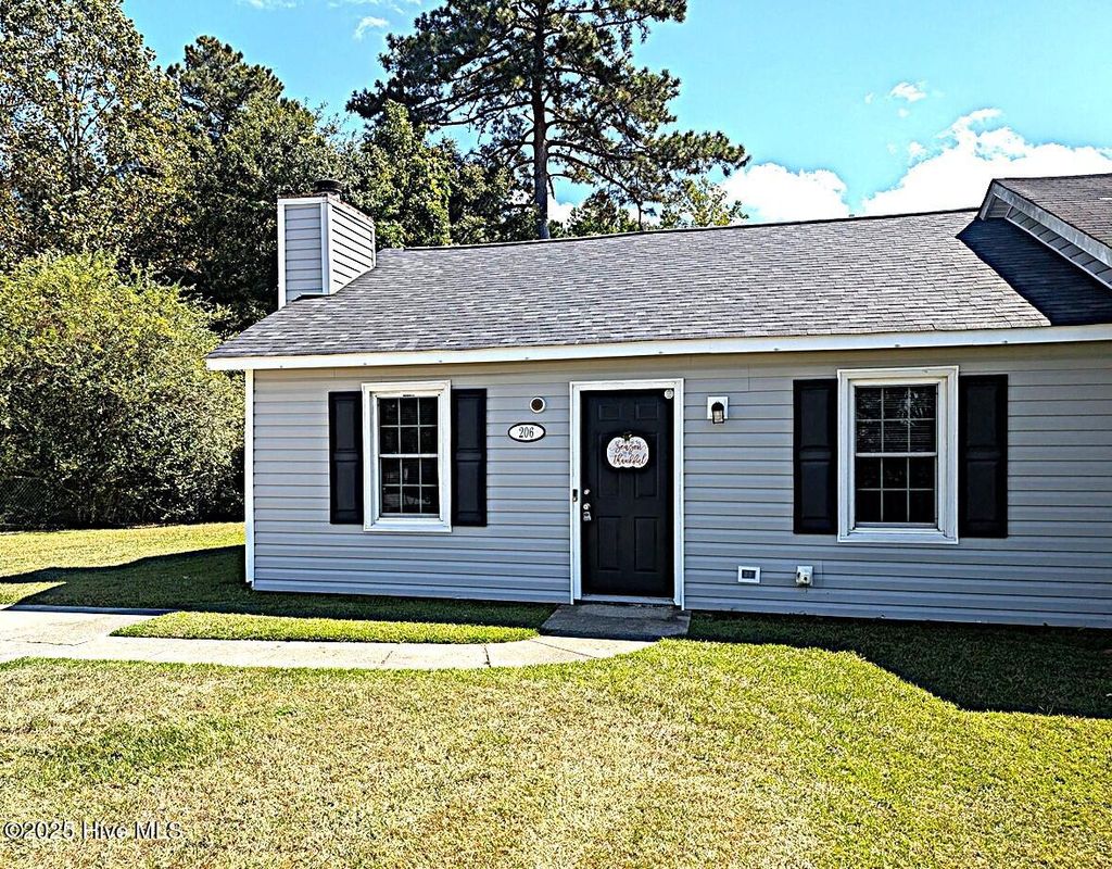 Photo of 206 Hickory Grove Drive, Jacksonville, NC 28546 (MLS # 100532772)
