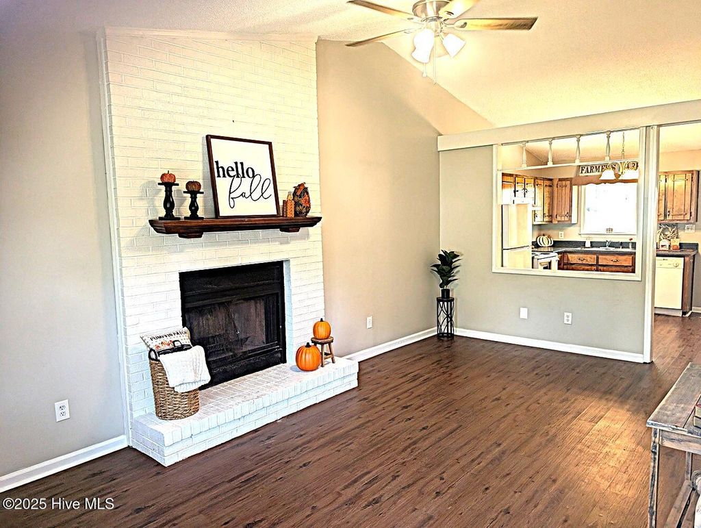 Photo of 206 Hickory Grove Drive, Jacksonville, NC 28546 (MLS # 100532772)