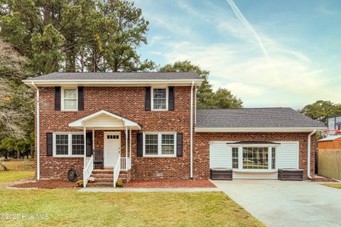 Photo of 605 River Road, Trent Woods, NC 28562 (MLS # 100538495) Photo of 605 River Road, Trent Woods, NC 28562 (MLS # 100538495)