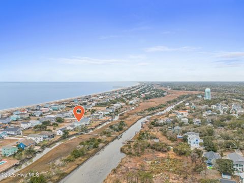 A home in Oak Island