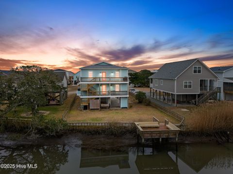 A home in Oak Island