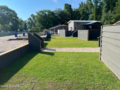 A home in Lake Waccamaw