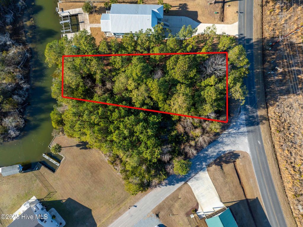Photo of 22 Chadwick Acres Road, Sneads Ferry, NC 28460 (MLS # 100516990)
