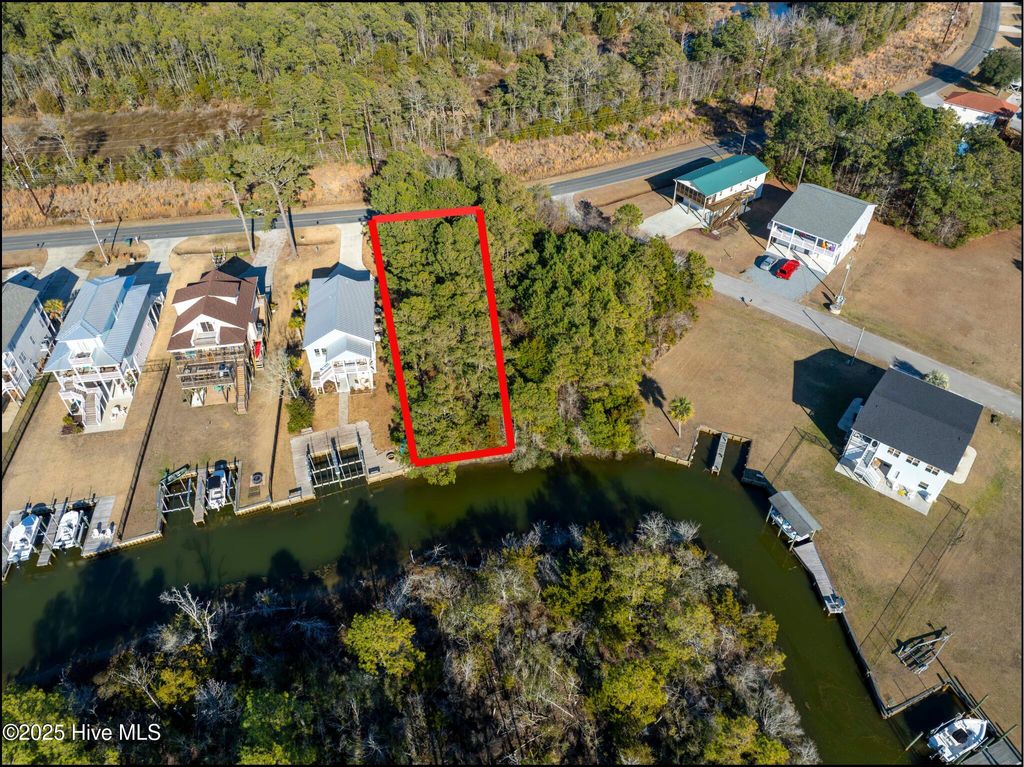 Photo of 22 Chadwick Acres Road, Sneads Ferry, NC 28460 (MLS # 100516990)