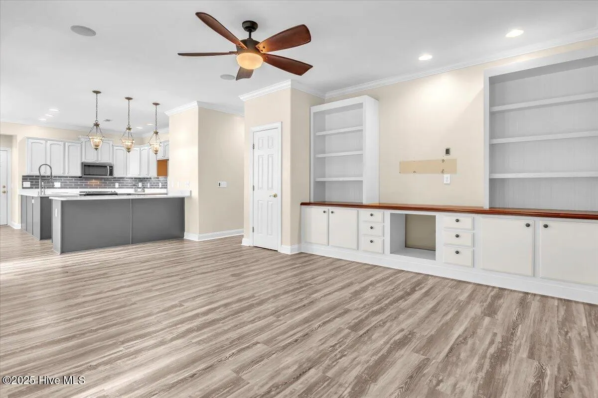 Leland, North Carolina 28479, United States, 5 Bedrooms Bedrooms, ,4 BathroomsBathrooms,Residential,Active,123136