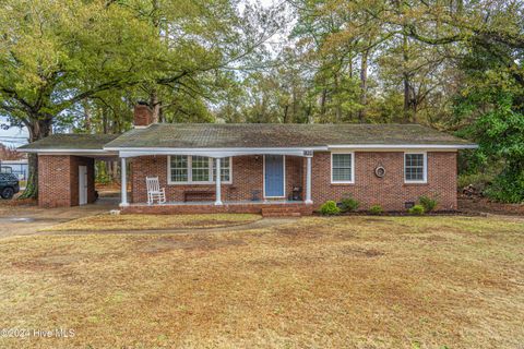 A home in Laurinburg