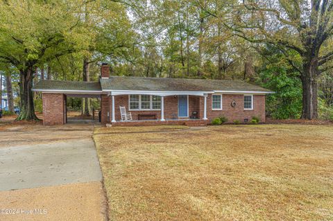 A home in Laurinburg