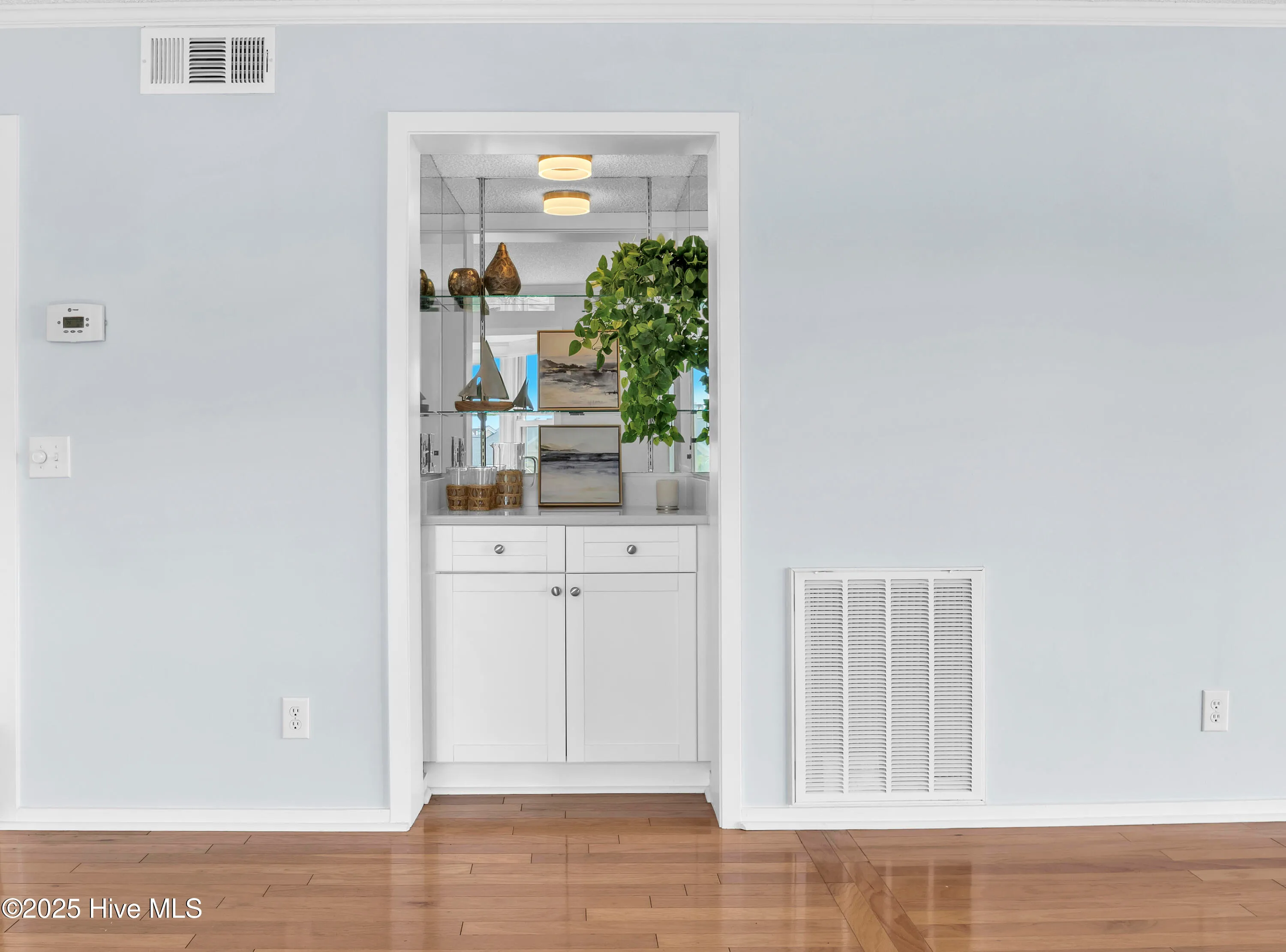 Carolina Beach, North Carolina 28428, United States, 2 Bedrooms Bedrooms, ,2 BathroomsBathrooms,Residential,Active,132403