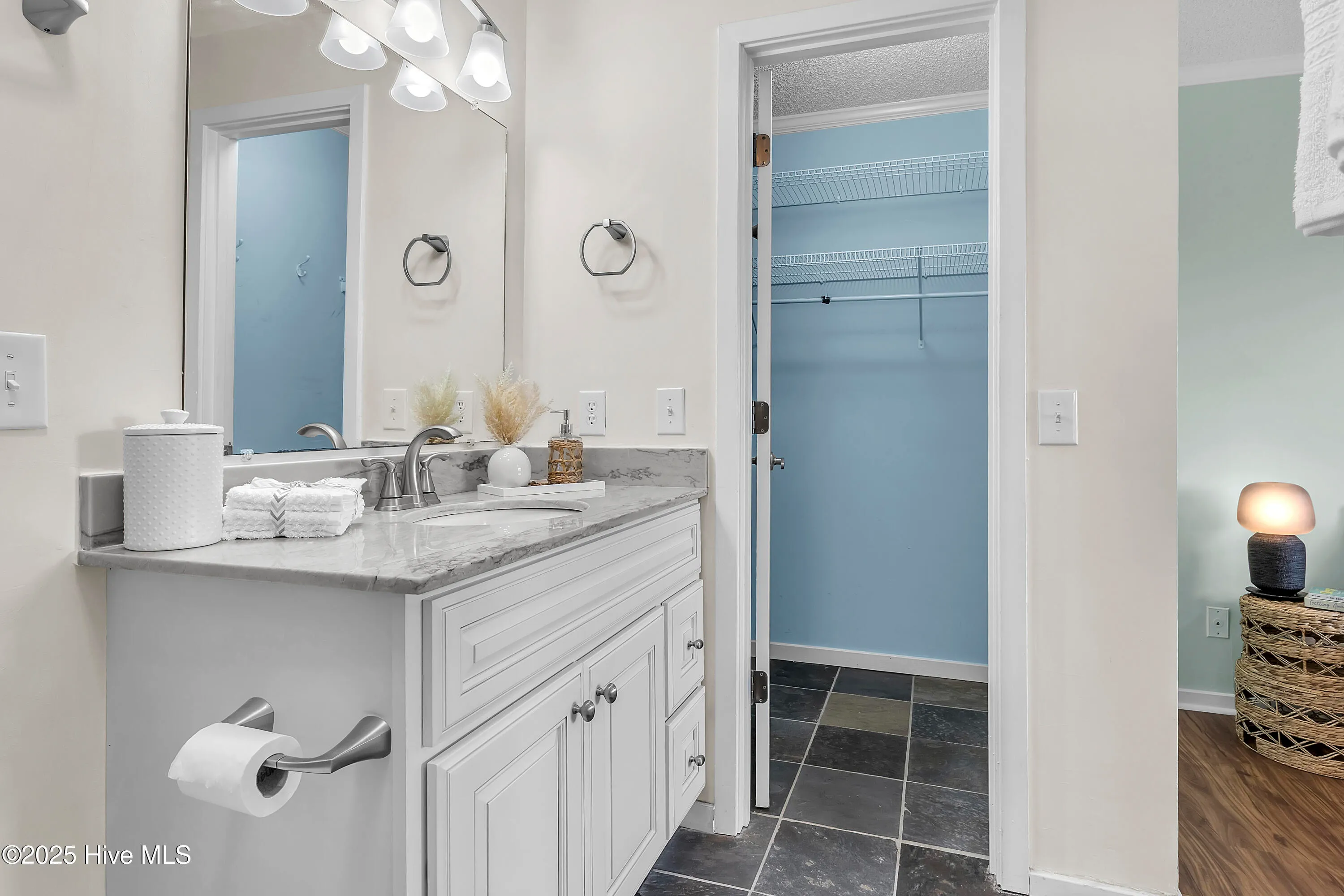 Carolina Beach, North Carolina 28428, United States, 2 Bedrooms Bedrooms, ,2 BathroomsBathrooms,Residential,Active,132403