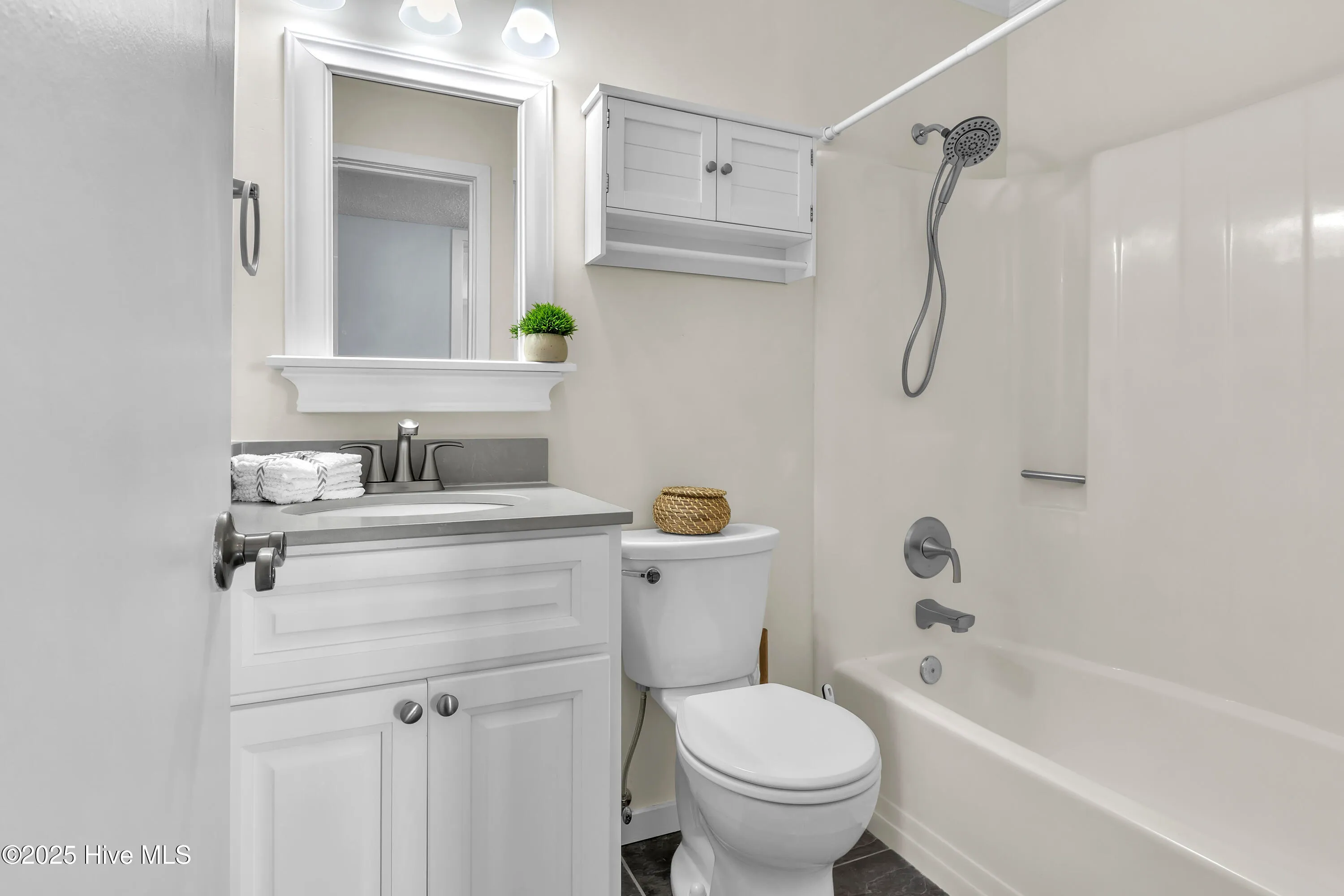 Carolina Beach, North Carolina 28428, United States, 2 Bedrooms Bedrooms, ,2 BathroomsBathrooms,Residential,Active,132403