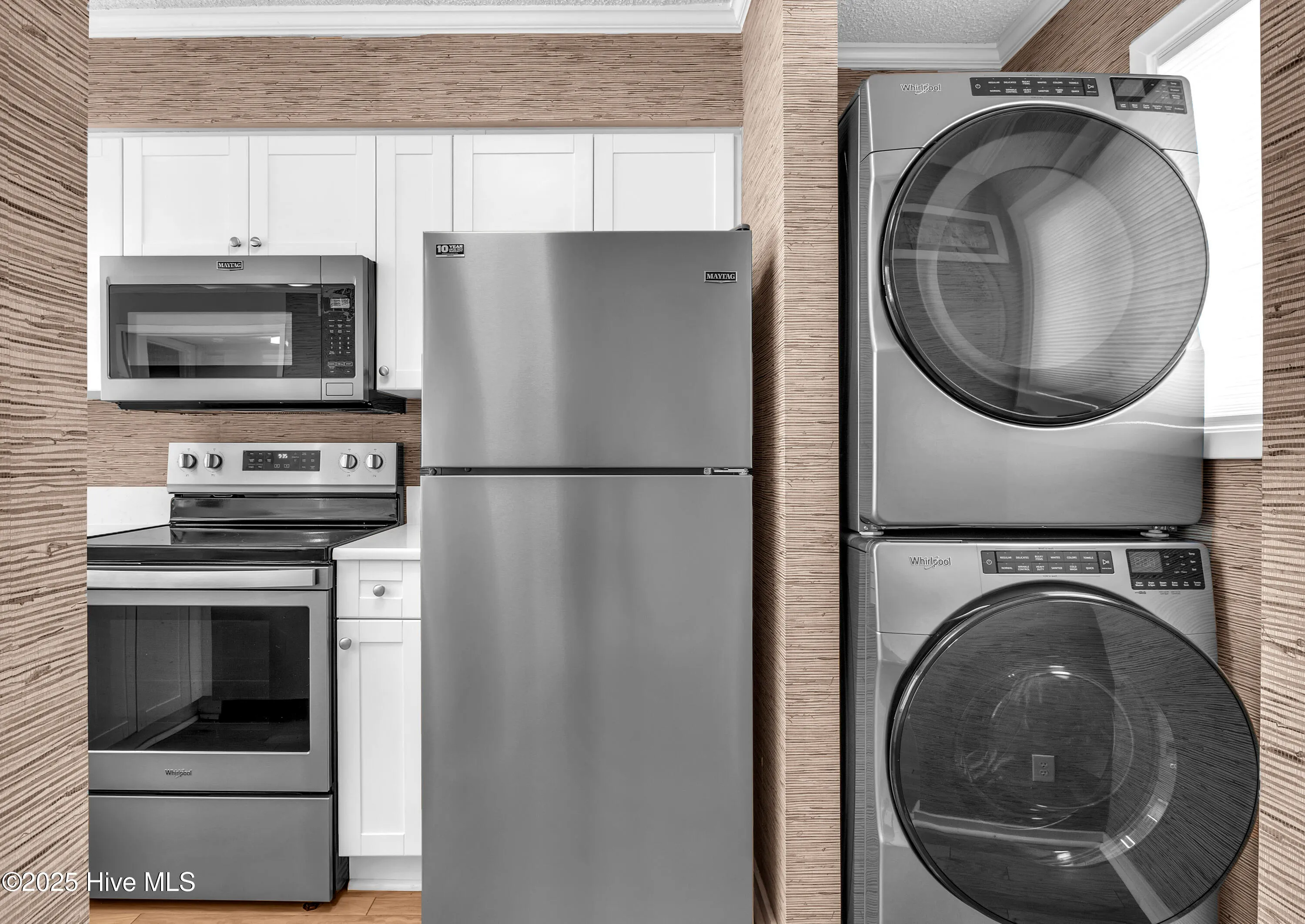 Carolina Beach, North Carolina 28428, United States, 2 Bedrooms Bedrooms, ,2 BathroomsBathrooms,Residential,Active,132403