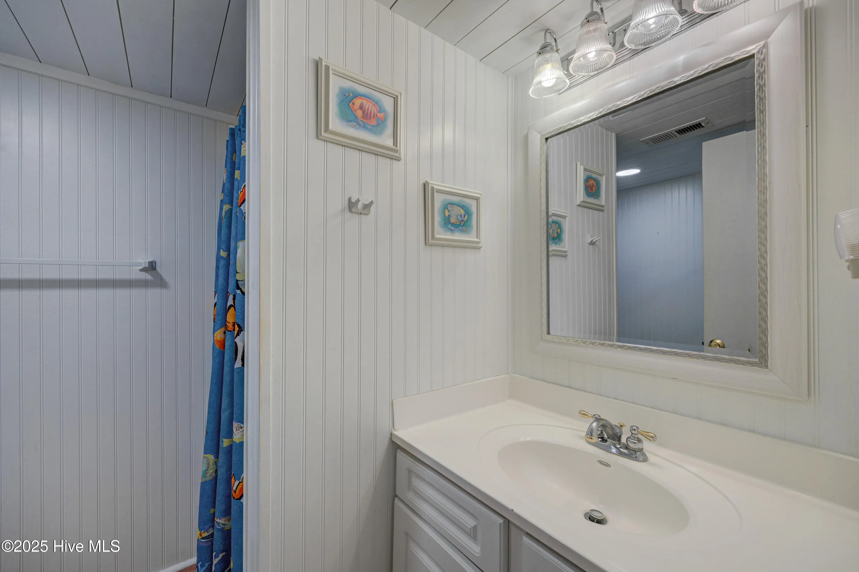 Indian Beach, North Carolina 28512, United States, 3 Bedrooms Bedrooms, ,2 BathroomsBathrooms,Residential,Active,120989