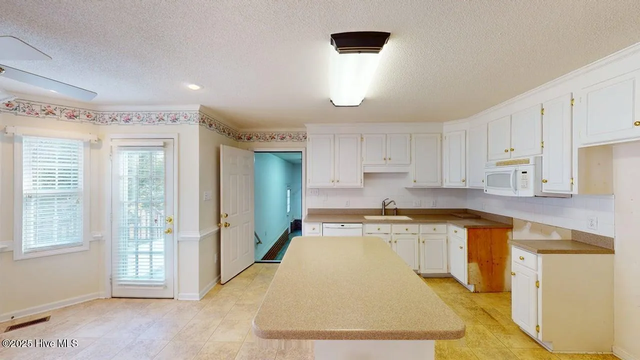 Pikeville, North Carolina 27863, United States, 3 Bedrooms Bedrooms, ,2 BathroomsBathrooms,Residential,Active,225702