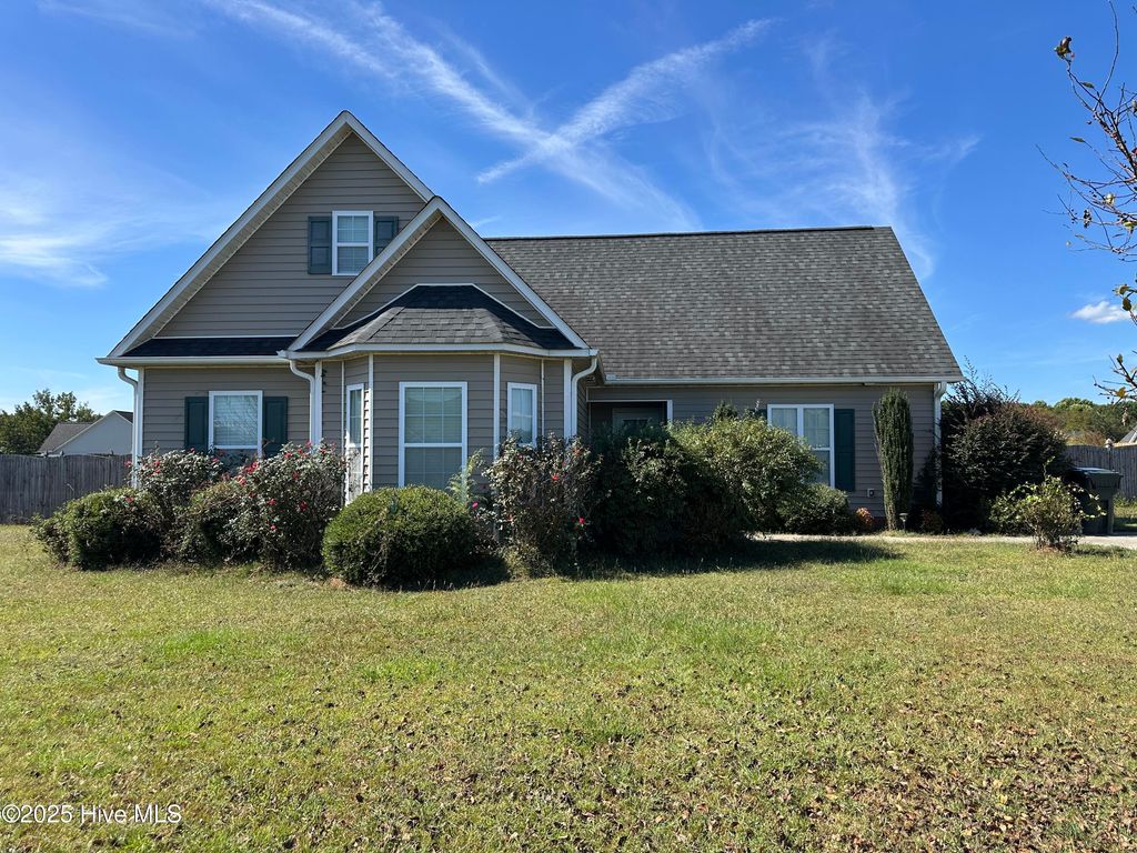 Photo of 510 Planters Ridge Drive, Pikeville, NC 27863 (MLS # 100534437)