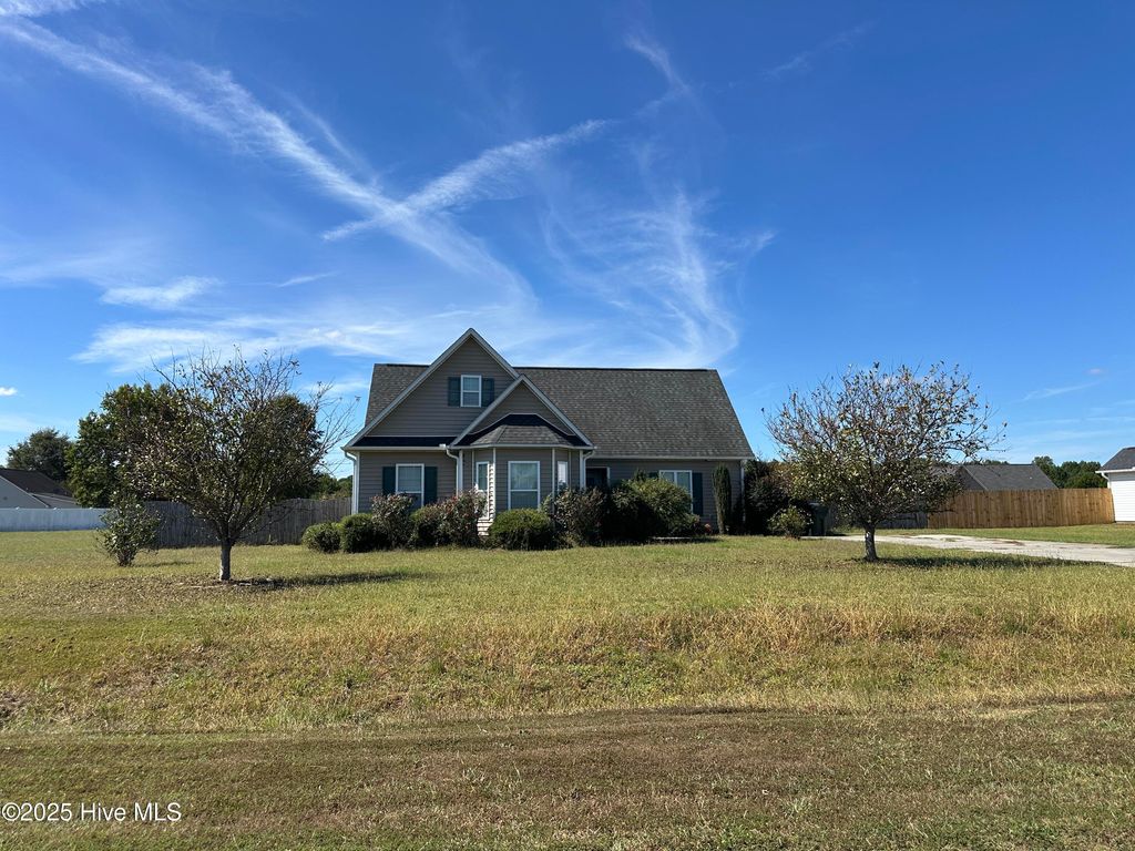 Photo of 510 Planters Ridge Drive, Pikeville, NC 27863 (MLS # 100534437)
