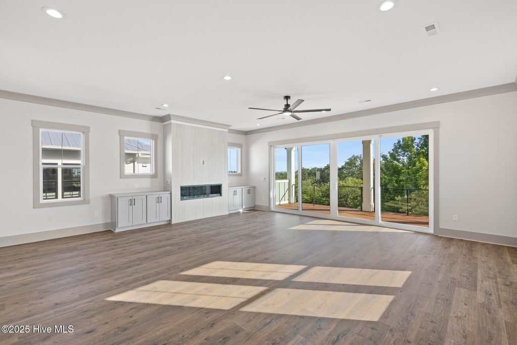Photo of 106 Diamond Point Ct, Surf City, NC 28445 (MLS # 100517946)