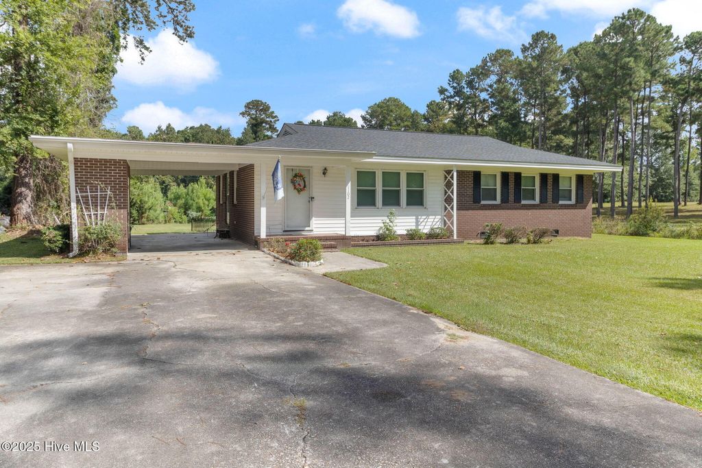 Photo of 1102 Mary Lane, Whiteville, NC 28472 (MLS # 100533593)