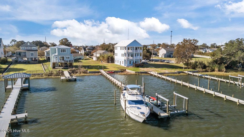 Photo of 1208 Avery Street, Morehead City, NC 28557 (MLS # 100538317)