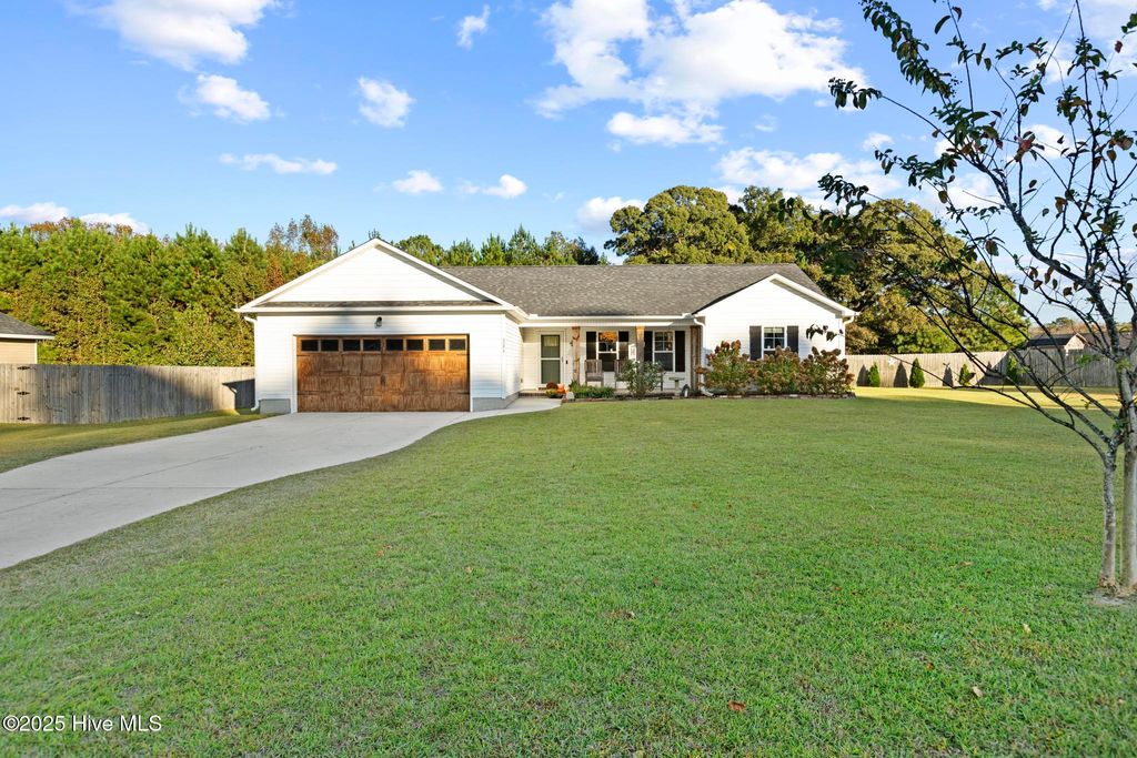 Photo of 206 N Windy Ridge Road, Hubert, NC 28539 (MLS # 100538104)