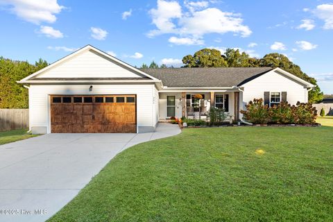 Photo of 206 N Windy Ridge Road, Hubert, NC 28539 (MLS # 100538104) Photo of 206 N Windy Ridge Road, Hubert, NC 28539 (MLS # 100538104)