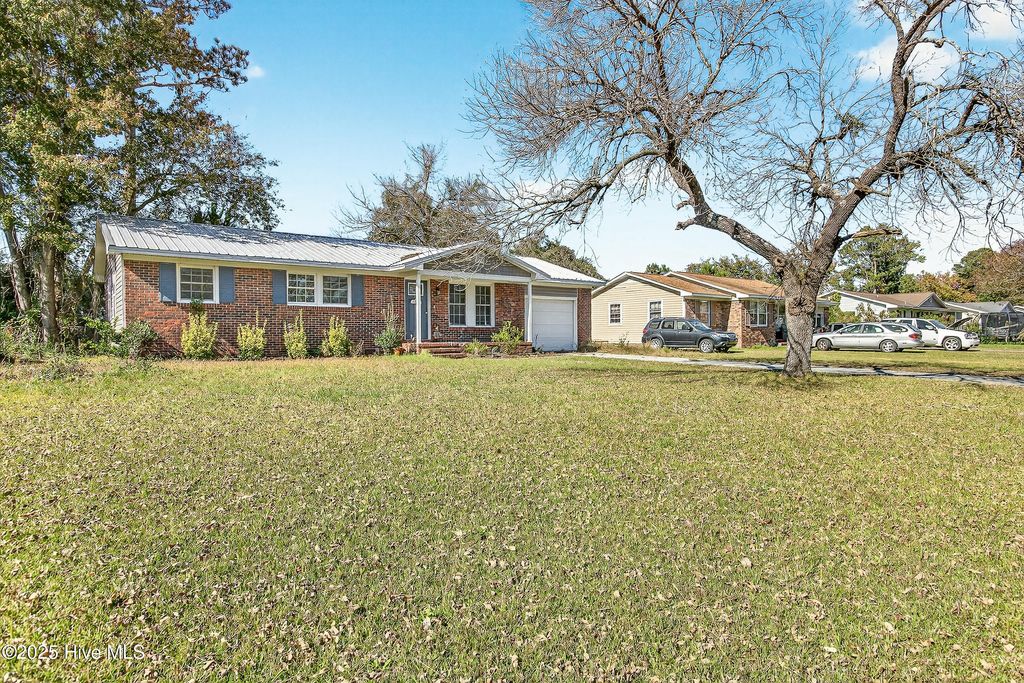 Photo of 218 Forest View Drive, Havelock, NC 28532 (MLS # 100540982)