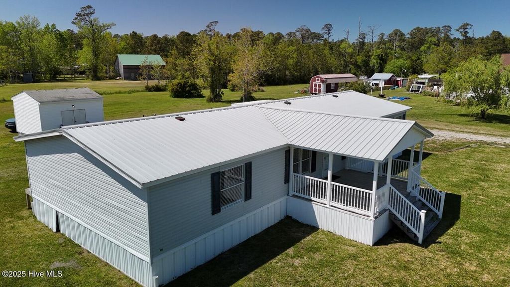 Photo of 675 Highway 70 Davis, Davis, NC 28524 (MLS # 100503189)