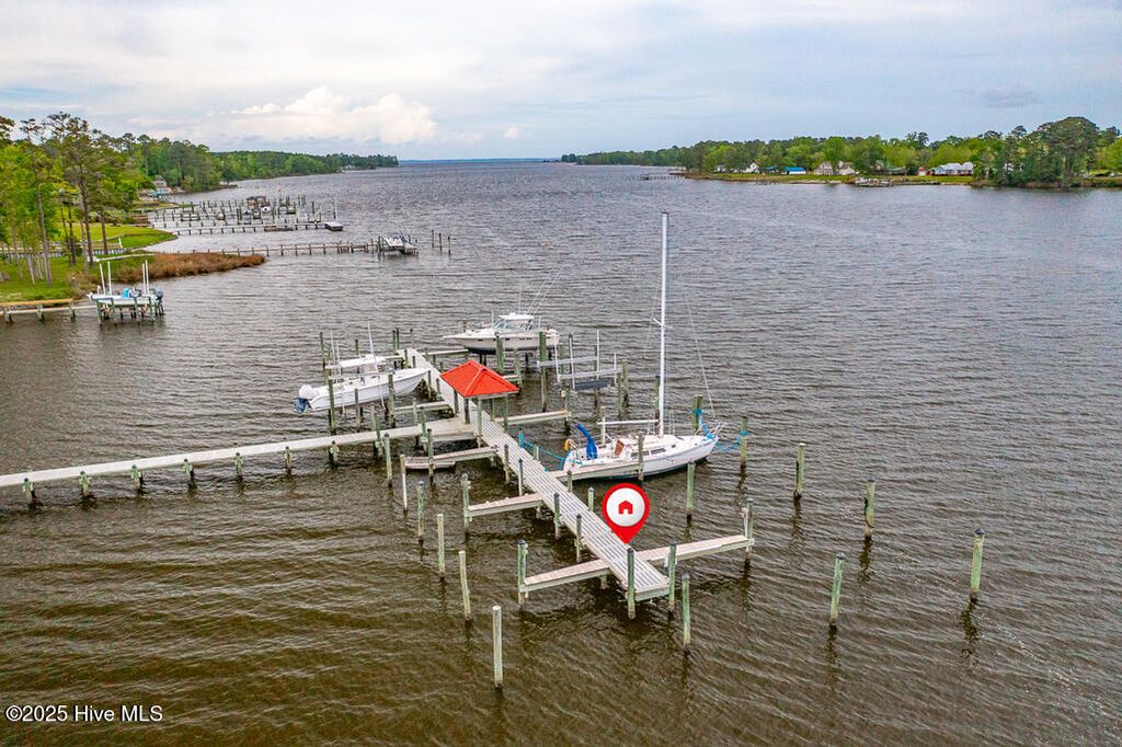 Photo of 113 Anchorage Drive, Havelock, NC 28532 (MLS # 100503633)