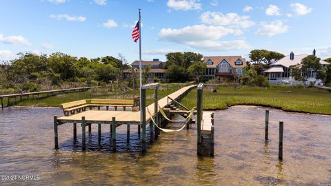 A home in Pine Knoll Shores