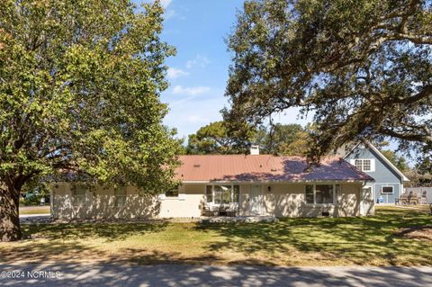 A home in Oak Island