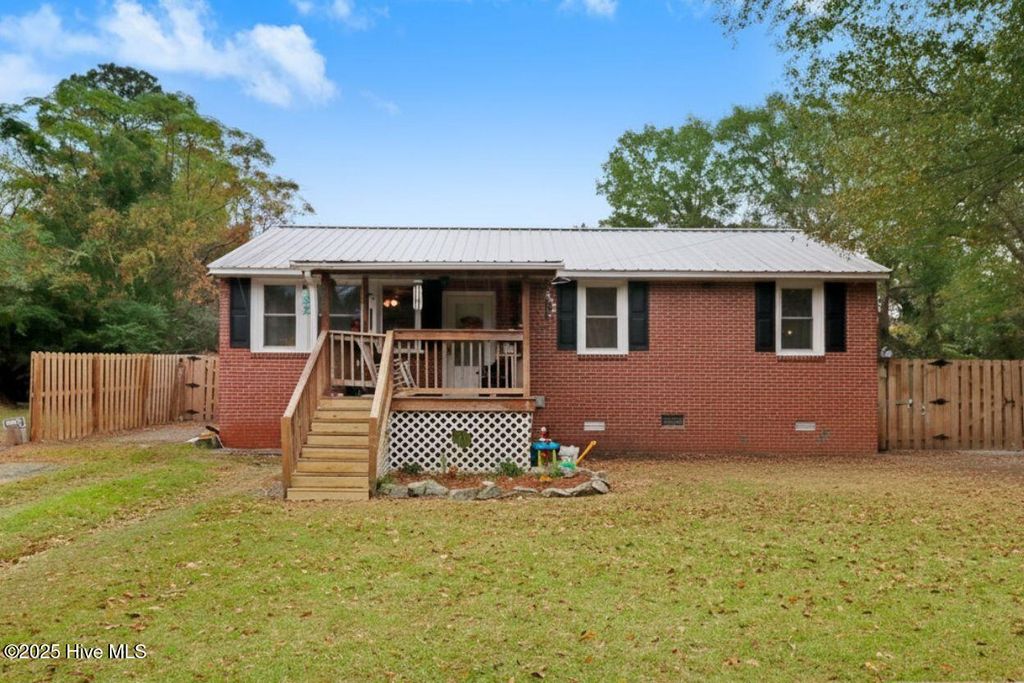 Photo of 940 Old 111 Highway, Goldsboro, NC 27534 (MLS # 100538845)