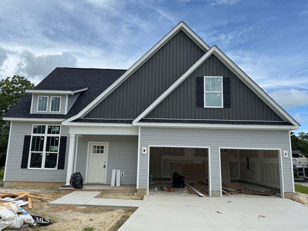 Photo of 305 Duck Haven, Swansboro, NC 28584 (MLS # 100513969)