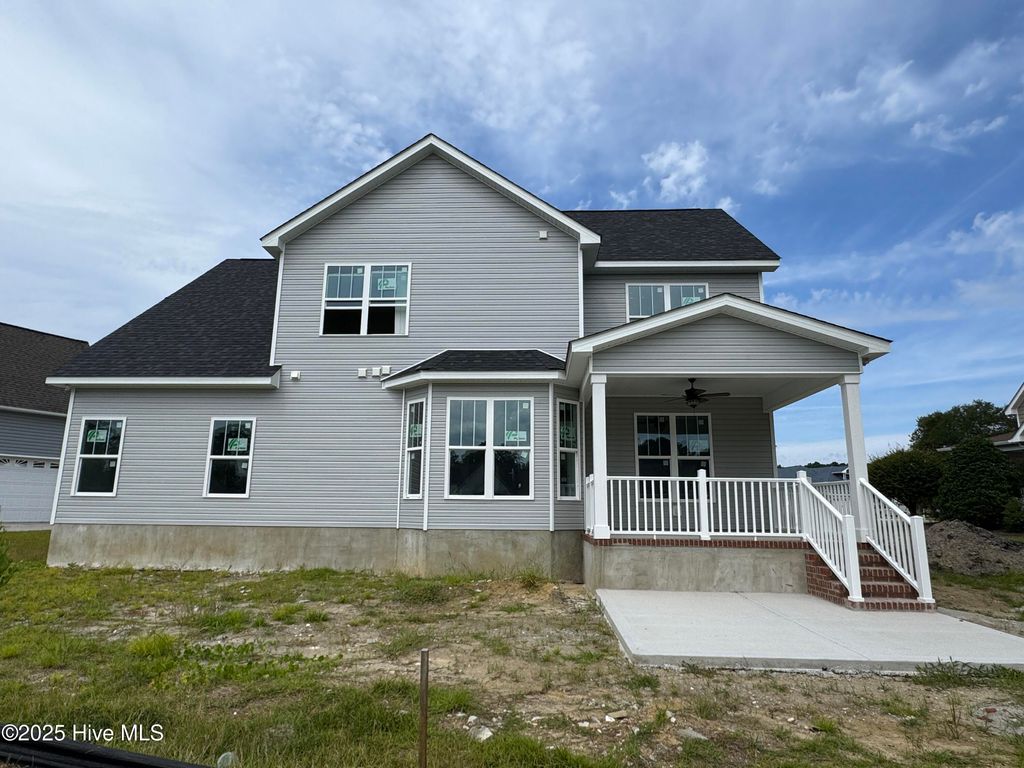 Photo of 305 Duck Haven, Swansboro, NC 28584 (MLS # 100513969)