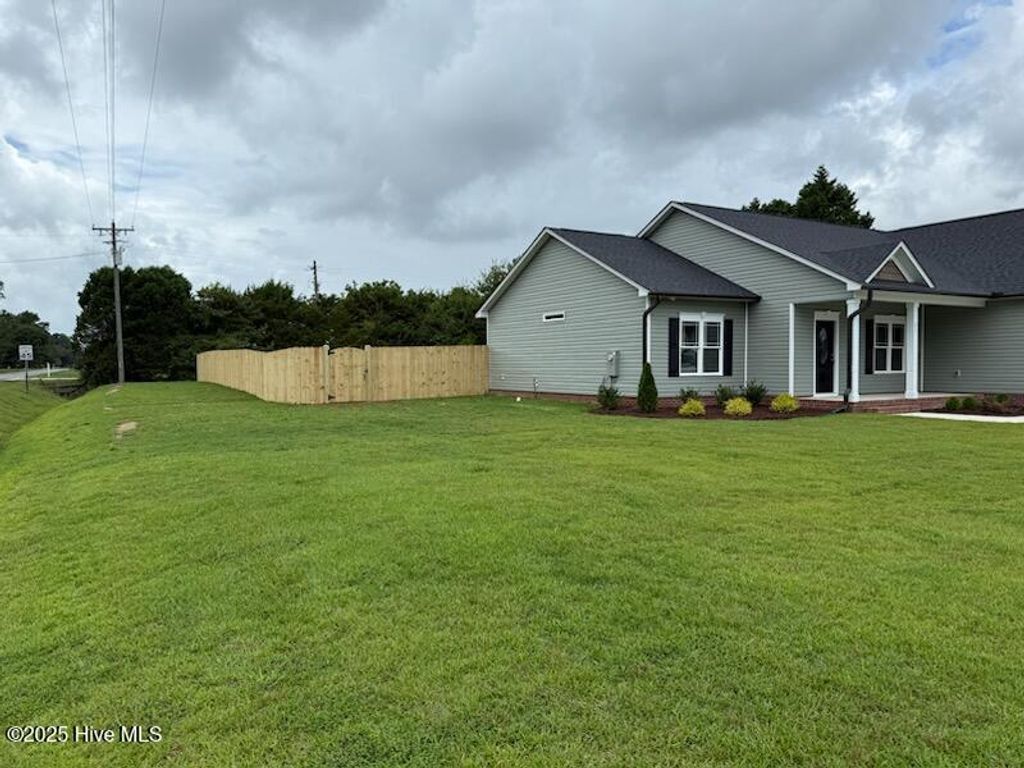 Photo of 21 Cedar View Lane, Clinton, NC 28328 (MLS # 100483964)