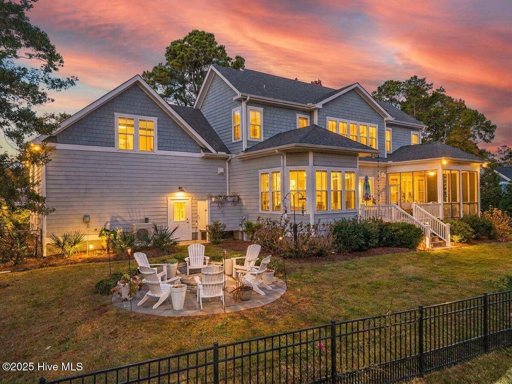 Photo of 4308 Shelter Cove SE, Southport, NC 28461 (MLS # 100544067)