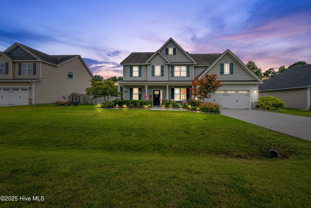 Photo of 311 Catamaran Road, Swansboro, NC 28584 (MLS # 100524839)