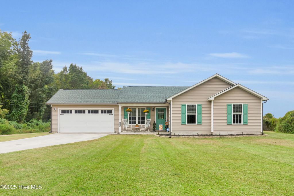 Photo of 2307 White Oak River Road, Maysville, NC 28555 (MLS # 100531514)