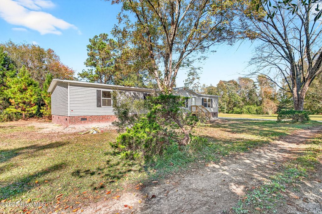 Photo of 107 Lees Lane, Jacksonville, NC 28546 (MLS # 100537518)