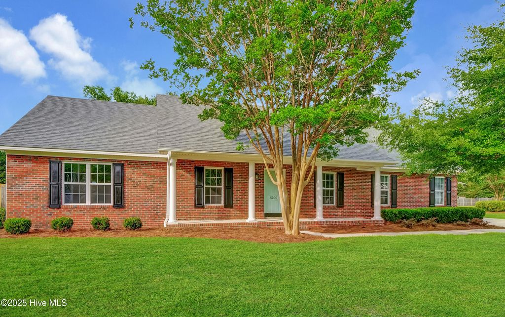 Photo of 5200 Woods Edge Road, Wilmington, NC 28409 (MLS # 100514864)