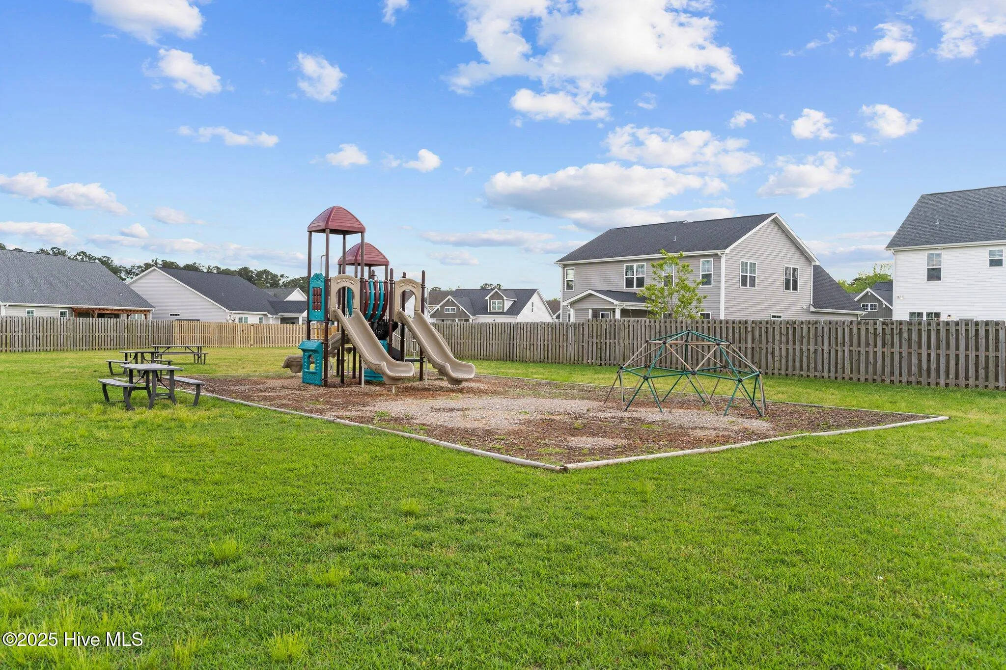 Castle Hayne, North Carolina 28429, United States, 4 Bedrooms Bedrooms, ,3 BathroomsBathrooms,Residential,Pending,105744