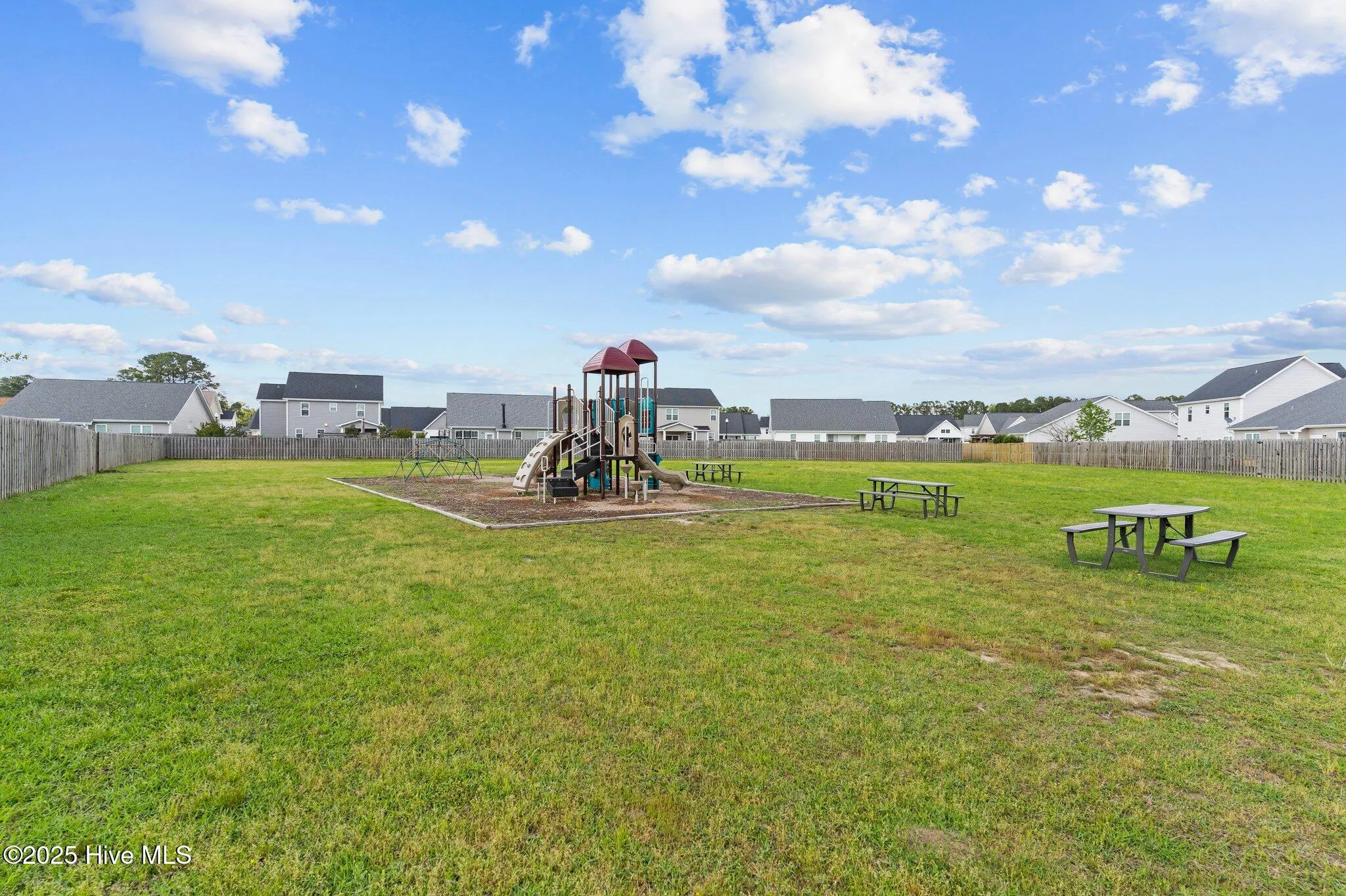 Castle Hayne, North Carolina 28429, United States, 4 Bedrooms Bedrooms, ,3 BathroomsBathrooms,Residential,Pending,105744